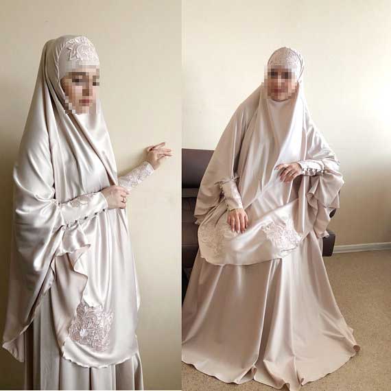 Warna beige pada gaun wnita muslimah
